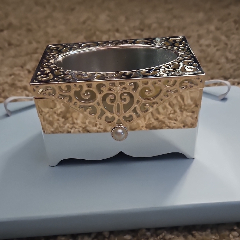 Things Remembered Silver Jewlery Box